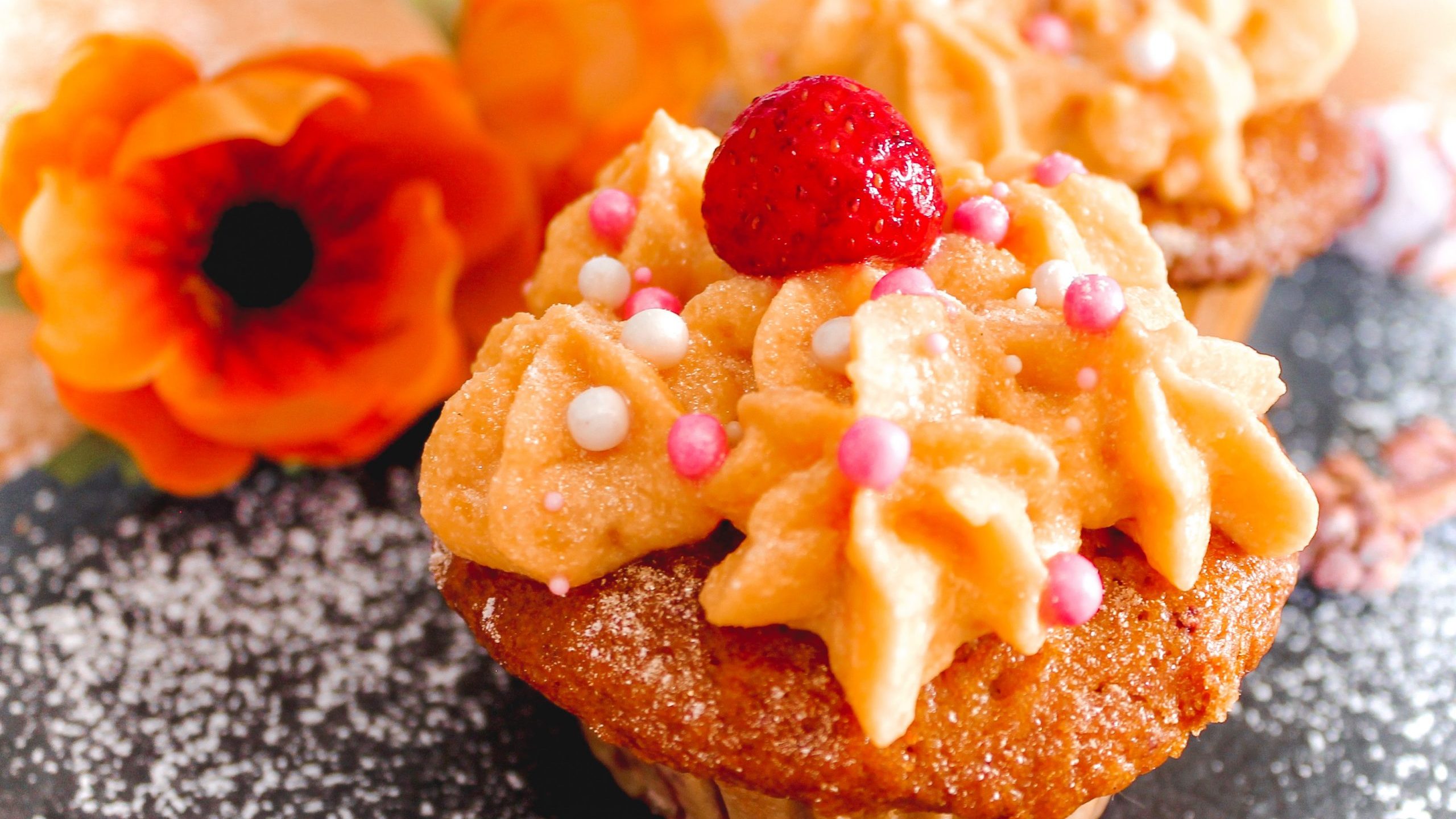 Berry Peach Cupcakes